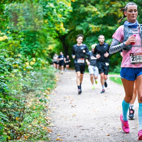 12.10.2025 - Bramfelder Halbmarathon 2025 Dr. Thomas Lammeyer http://msf.ph/oto/9346791 12.10.2025 10:21:35 Laufen 2581 meine-sportfotos.de