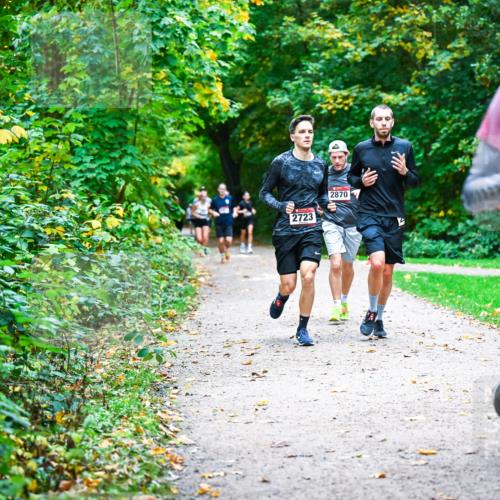 12.10.2025 - Bramfelder Halbmarathon 2025 Dr. Thomas Lammeyer http://msf.ph/oto/9346793 12.10.2025 10:21:35 Laufen 2723, 2870, 2581 meine-sportfotos.de