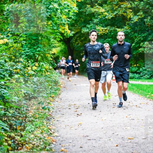 12.10.2025 - Bramfelder Halbmarathon 2025 Dr. Thomas Lammeyer http://msf.ph/oto/9346795 12.10.2025 10:21:35 Laufen 2870, 2723 meine-sportfotos.de