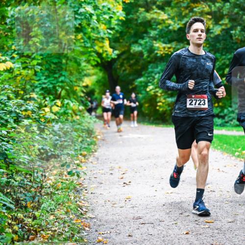 12.10.2025 - Bramfelder Halbmarathon 2025 Dr. Thomas Lammeyer http://msf.ph/oto/9346804 12.10.2025 10:21:36 Laufen 2723 meine-sportfotos.de