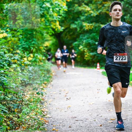 12.10.2025 - Bramfelder Halbmarathon 2025 Dr. Thomas Lammeyer http://msf.ph/oto/9346807 12.10.2025 10:21:37 Laufen 2723 meine-sportfotos.de