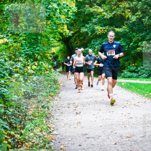12.10.2025 - Bramfelder Halbmarathon 2025 Dr. Thomas Lammeyer http://msf.ph/oto/9346833 12.10.2025 10:21:42 Laufen 2972, 2469, 2451 meine-sportfotos.de
