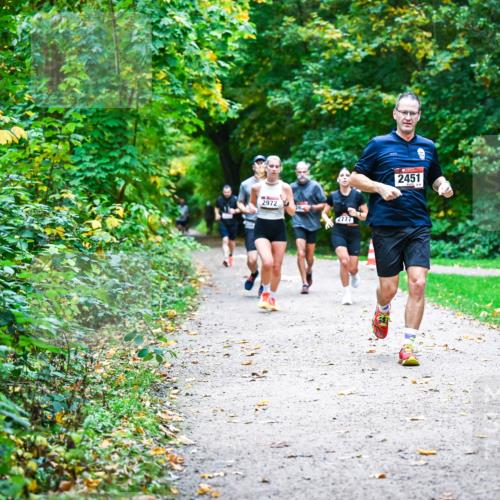 12.10.2025 - Bramfelder Halbmarathon 2025 Dr. Thomas Lammeyer http://msf.ph/oto/9346836 12.10.2025 10:21:42 Laufen 2972, 24, 2777, 2451 meine-sportfotos.de