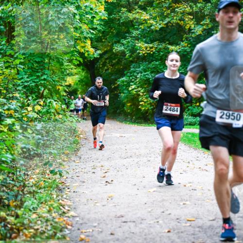 12.10.2025 - Bramfelder Halbmarathon 2025 Dr. Thomas Lammeyer http://msf.ph/oto/9346862 12.10.2025 10:21:47 Laufen 2469, 2657, 2484, 2950 meine-sportfotos.de