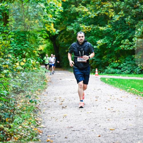 12.10.2025 - Bramfelder Halbmarathon 2025 Dr. Thomas Lammeyer http://msf.ph/oto/9346879 12.10.2025 10:21:50 Laufen 265 meine-sportfotos.de