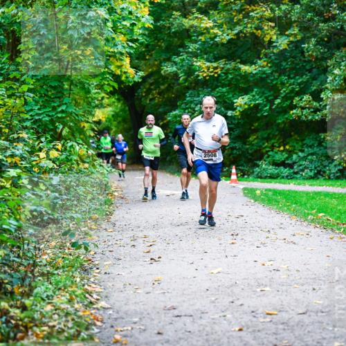 12.10.2025 - Bramfelder Halbmarathon 2025 Dr. Thomas Lammeyer http://msf.ph/oto/9346901 12.10.2025 10:21:56 Laufen 2508 meine-sportfotos.de