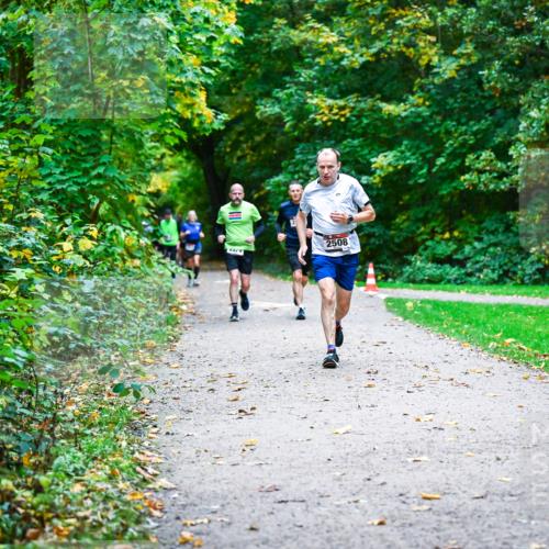 12.10.2025 - Bramfelder Halbmarathon 2025 Dr. Thomas Lammeyer http://msf.ph/oto/9346902 12.10.2025 10:21:56 Laufen 2508 meine-sportfotos.de