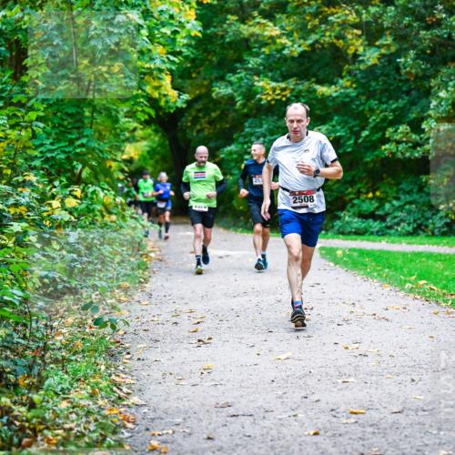 12.10.2025 - Bramfelder Halbmarathon 2025 Dr. Thomas Lammeyer http://msf.ph/oto/9346907 12.10.2025 10:21:57 Laufen 2508 meine-sportfotos.de