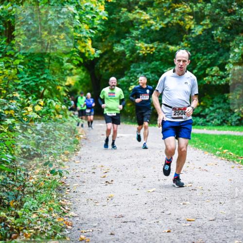 12.10.2025 - Bramfelder Halbmarathon 2025 Dr. Thomas Lammeyer http://msf.ph/oto/9346909 12.10.2025 10:21:57 Laufen 2531, 2508 meine-sportfotos.de