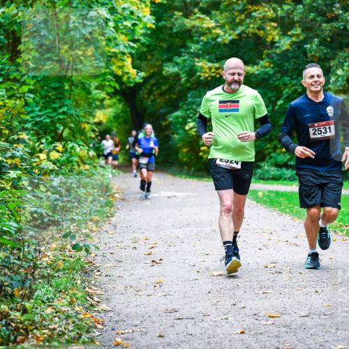 12.10.2025 - Bramfelder Halbmarathon 2025 Dr. Thomas Lammeyer http://msf.ph/oto/9346929 12.10.2025 10:22:00 Laufen 24, 2531 meine-sportfotos.de