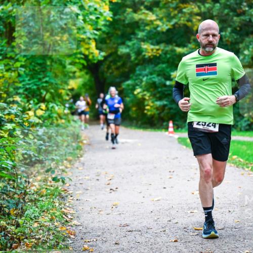 12.10.2025 - Bramfelder Halbmarathon 2025 Dr. Thomas Lammeyer http://msf.ph/oto/9346933 12.10.2025 10:22:01 Laufen 2024, 2531 meine-sportfotos.de