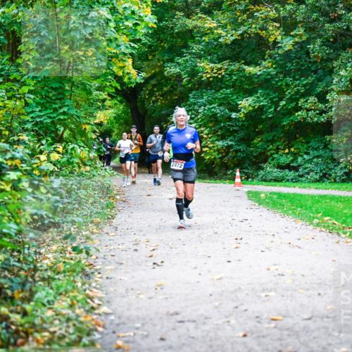 12.10.2025 - Bramfelder Halbmarathon 2025 Dr. Thomas Lammeyer http://msf.ph/oto/9346941 12.10.2025 10:22:03 Laufen 2472 meine-sportfotos.de