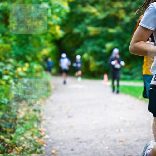 12.10.2025 - Bramfelder Halbmarathon 2025 Dr. Thomas Lammeyer http://msf.ph/oto/9346997 12.10.2025 10:22:13 Laufen 2813 meine-sportfotos.de