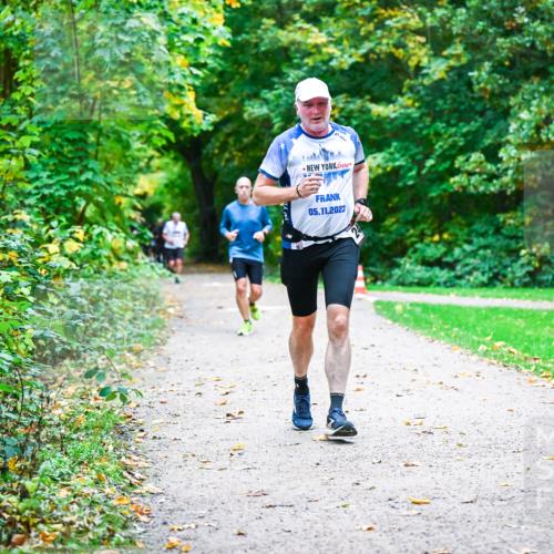 12.10.2025 - Bramfelder Halbmarathon 2025 Dr. Thomas Lammeyer http://msf.ph/oto/9347025 12.10.2025 10:22:20 Laufen 05, 11, 2023 meine-sportfotos.de