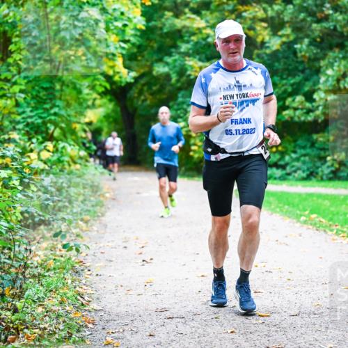 12.10.2025 - Bramfelder Halbmarathon 2025 Dr. Thomas Lammeyer http://msf.ph/oto/9347030 12.10.2025 10:22:20 Laufen 05, 11, 2023 meine-sportfotos.de