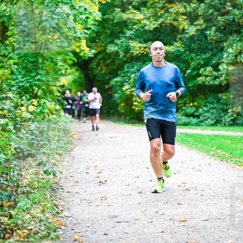 12.10.2025 - Bramfelder Halbmarathon 2025 Dr. Thomas Lammeyer http://msf.ph/oto/9347048 12.10.2025 10:22:23 Laufen  meine-sportfotos.de