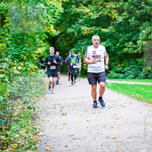 12.10.2025 - Bramfelder Halbmarathon 2025 Dr. Thomas Lammeyer http://msf.ph/oto/9347074 12.10.2025 10:22:29 Laufen 2817, 2773 meine-sportfotos.de