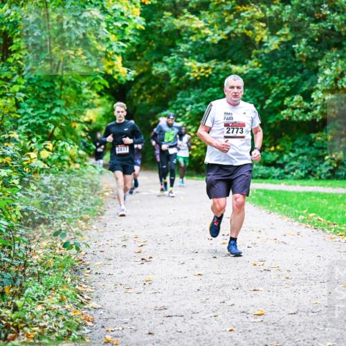 12.10.2025 - Bramfelder Halbmarathon 2025 Dr. Thomas Lammeyer http://msf.ph/oto/9347076 12.10.2025 10:22:29 Laufen 2817, 2773 meine-sportfotos.de