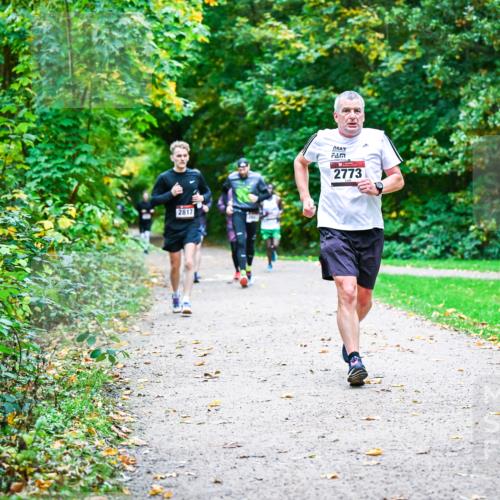 12.10.2025 - Bramfelder Halbmarathon 2025 Dr. Thomas Lammeyer http://msf.ph/oto/9347078 12.10.2025 10:22:30 Laufen 2817, 2773 meine-sportfotos.de