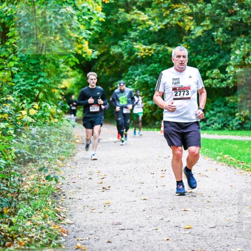 12.10.2025 - Bramfelder Halbmarathon 2025 Dr. Thomas Lammeyer http://msf.ph/oto/9347079 12.10.2025 10:22:30 Laufen 2817, 2773 meine-sportfotos.de