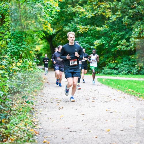 12.10.2025 - Bramfelder Halbmarathon 2025 Dr. Thomas Lammeyer http://msf.ph/oto/9347090 12.10.2025 10:22:32 Laufen 284, 197, 2817, 8, 2203 meine-sportfotos.de