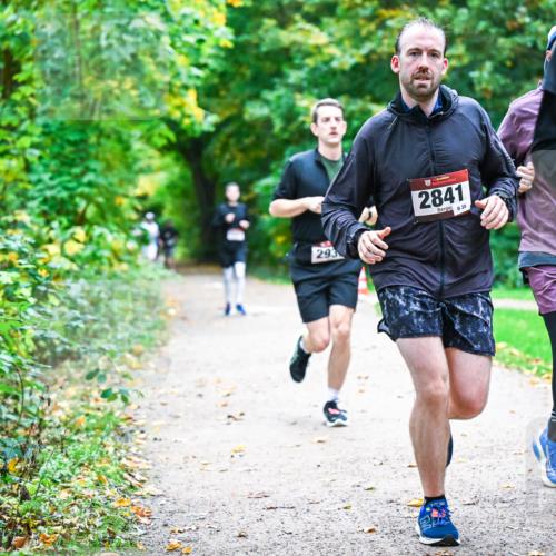 12.10.2025 - Bramfelder Halbmarathon 2025 Dr. Thomas Lammeyer http://msf.ph/oto/9347120 12.10.2025 10:22:36 Laufen 293, 2841, 30 meine-sportfotos.de