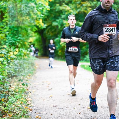 12.10.2025 - Bramfelder Halbmarathon 2025 Dr. Thomas Lammeyer http://msf.ph/oto/9347122 12.10.2025 10:22:36 Laufen 2938, 2841, 30 meine-sportfotos.de