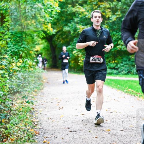 12.10.2025 - Bramfelder Halbmarathon 2025 Dr. Thomas Lammeyer http://msf.ph/oto/9347123 12.10.2025 10:22:37 Laufen 2938, 284 meine-sportfotos.de