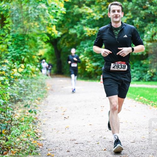 12.10.2025 - Bramfelder Halbmarathon 2025 Dr. Thomas Lammeyer http://msf.ph/oto/9347126 12.10.2025 10:22:37 Laufen 2938 meine-sportfotos.de