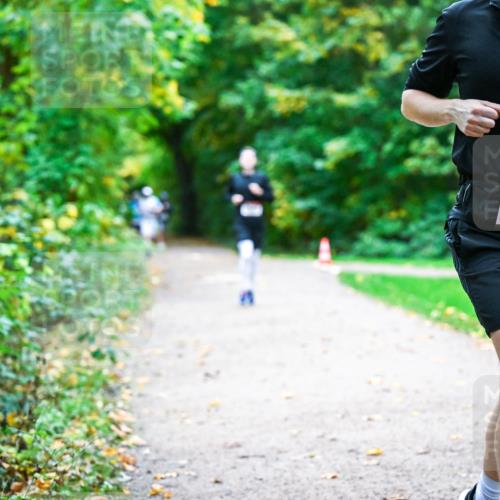 12.10.2025 - Bramfelder Halbmarathon 2025 Dr. Thomas Lammeyer http://msf.ph/oto/9347131 12.10.2025 10:22:38 Laufen 4, 2938 meine-sportfotos.de