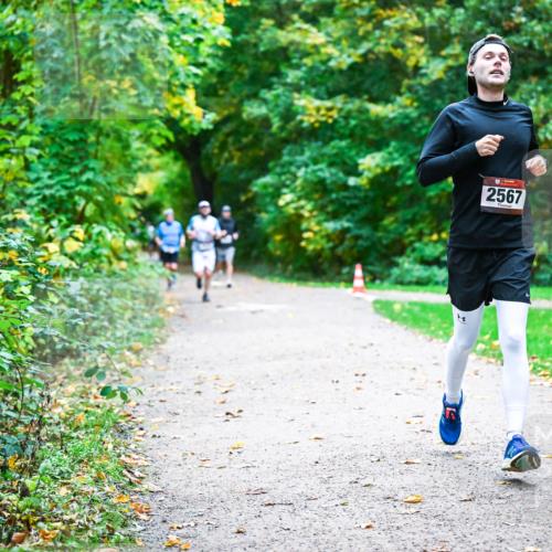 12.10.2025 - Bramfelder Halbmarathon 2025 Dr. Thomas Lammeyer http://msf.ph/oto/9347143 12.10.2025 10:22:41 Laufen 2567 meine-sportfotos.de