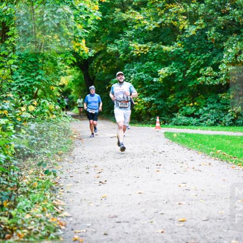 12.10.2025 - Bramfelder Halbmarathon 2025 Dr. Thomas Lammeyer http://msf.ph/oto/9347148 12.10.2025 10:22:45 Laufen 2526 meine-sportfotos.de