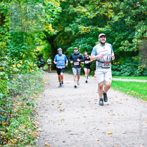 12.10.2025 - Bramfelder Halbmarathon 2025 Dr. Thomas Lammeyer http://msf.ph/oto/9347159 12.10.2025 10:22:46 Laufen 2251, 2929, 2854, 2526 meine-sportfotos.de