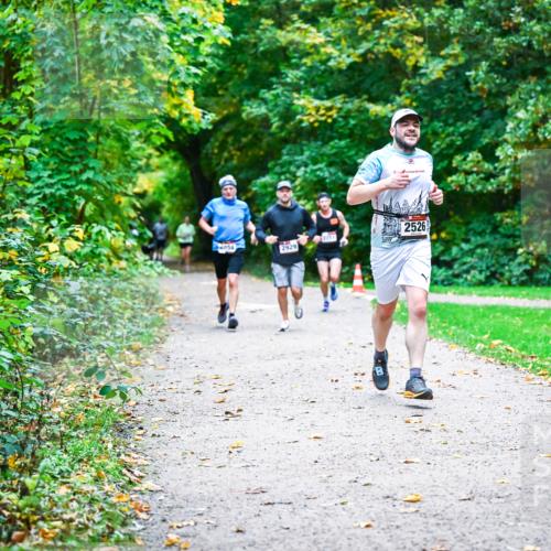 12.10.2025 - Bramfelder Halbmarathon 2025 Dr. Thomas Lammeyer http://msf.ph/oto/9347160 12.10.2025 10:22:46 Laufen 2929, 2526 meine-sportfotos.de