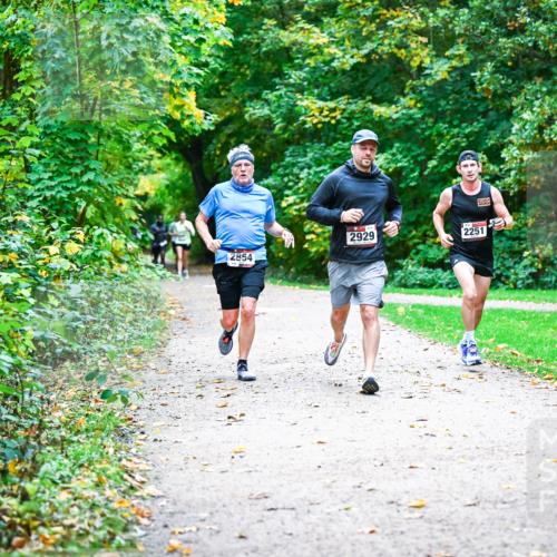 12.10.2025 - Bramfelder Halbmarathon 2025 Dr. Thomas Lammeyer http://msf.ph/oto/9347175 12.10.2025 10:22:49 Laufen 2854, 2929, 2251 meine-sportfotos.de