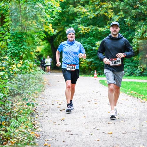 12.10.2025 - Bramfelder Halbmarathon 2025 Dr. Thomas Lammeyer http://msf.ph/oto/9347182 12.10.2025 10:22:50 Laufen 2929, 2854, 2251 meine-sportfotos.de