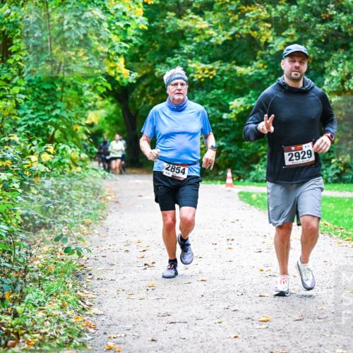 12.10.2025 - Bramfelder Halbmarathon 2025 Dr. Thomas Lammeyer http://msf.ph/oto/9347184 12.10.2025 10:22:50 Laufen 2854, 2929, 225 meine-sportfotos.de