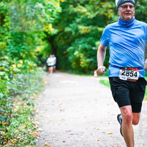 12.10.2025 - Bramfelder Halbmarathon 2025 Dr. Thomas Lammeyer http://msf.ph/oto/9347193 12.10.2025 10:22:51 Laufen 2854, 56 meine-sportfotos.de