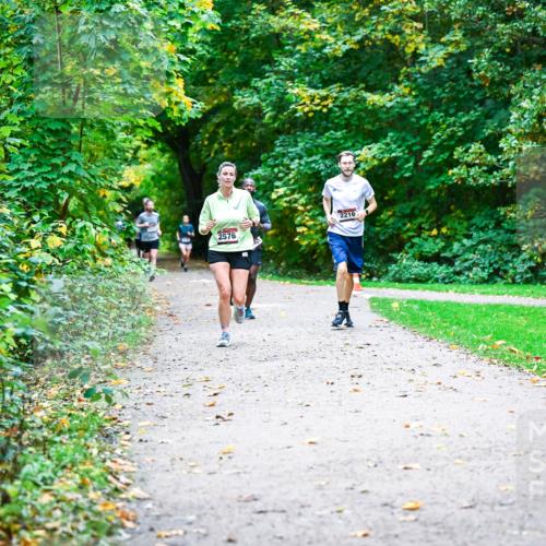 12.10.2025 - Bramfelder Halbmarathon 2025 Dr. Thomas Lammeyer http://msf.ph/oto/9347197 12.10.2025 10:22:57 Laufen 2576, 2216 meine-sportfotos.de