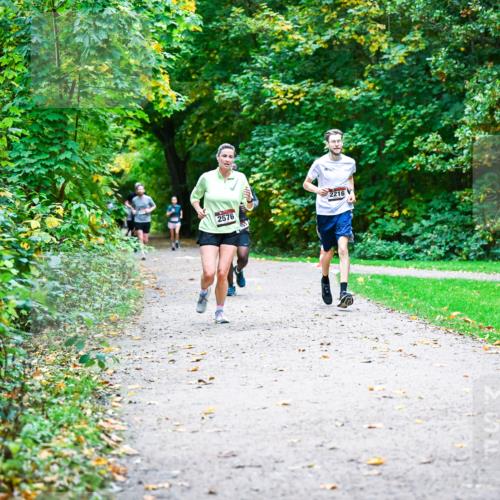12.10.2025 - Bramfelder Halbmarathon 2025 Dr. Thomas Lammeyer http://msf.ph/oto/9347200 12.10.2025 10:22:58 Laufen 2576, 2216 meine-sportfotos.de