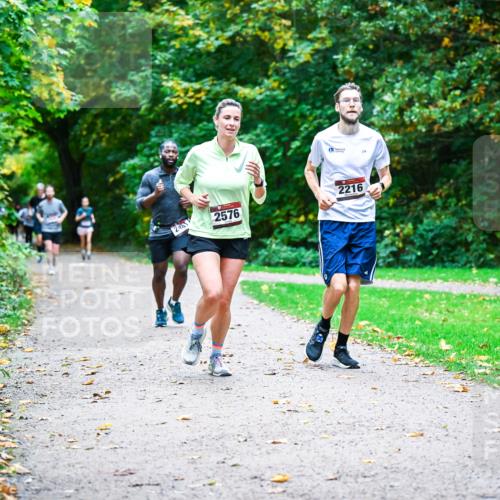 12.10.2025 - Bramfelder Halbmarathon 2025 Dr. Thomas Lammeyer http://msf.ph/oto/9347211 12.10.2025 10:22:59 Laufen 24, 2576, 2216 meine-sportfotos.de