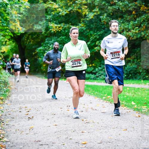 12.10.2025 - Bramfelder Halbmarathon 2025 Dr. Thomas Lammeyer http://msf.ph/oto/9347213 12.10.2025 10:22:59 Laufen 2, 2576, 2216 meine-sportfotos.de