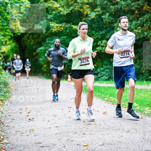 12.10.2025 - Bramfelder Halbmarathon 2025 Dr. Thomas Lammeyer http://msf.ph/oto/9347214 12.10.2025 10:23:00 Laufen 2576, 2216 meine-sportfotos.de