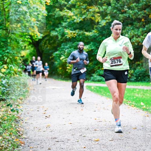 12.10.2025 - Bramfelder Halbmarathon 2025 Dr. Thomas Lammeyer http://msf.ph/oto/9347218 12.10.2025 10:23:00 Laufen 2576, 2216 meine-sportfotos.de