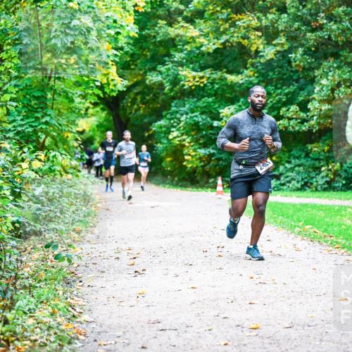 12.10.2025 - Bramfelder Halbmarathon 2025 Dr. Thomas Lammeyer http://msf.ph/oto/9347222 12.10.2025 10:23:01 Laufen 2, 2576 meine-sportfotos.de