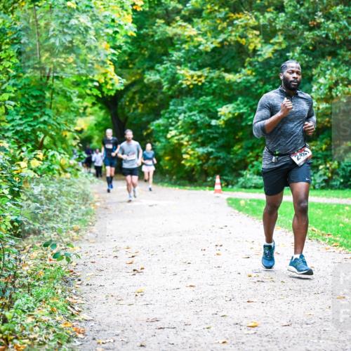 12.10.2025 - Bramfelder Halbmarathon 2025 Dr. Thomas Lammeyer http://msf.ph/oto/9347226 12.10.2025 10:23:01 Laufen 2031 meine-sportfotos.de
