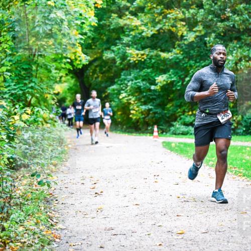 12.10.2025 - Bramfelder Halbmarathon 2025 Dr. Thomas Lammeyer http://msf.ph/oto/9347227 12.10.2025 10:23:02 Laufen 2 meine-sportfotos.de
