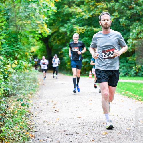12.10.2025 - Bramfelder Halbmarathon 2025 Dr. Thomas Lammeyer http://msf.ph/oto/9347242 12.10.2025 10:23:08 Laufen 2614, 2568 meine-sportfotos.de