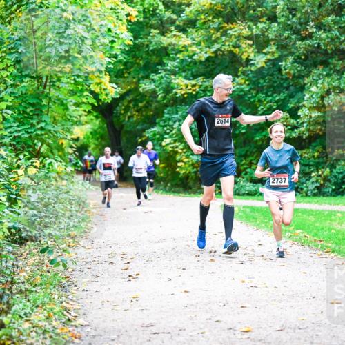 12.10.2025 - Bramfelder Halbmarathon 2025 Dr. Thomas Lammeyer http://msf.ph/oto/9347247 12.10.2025 10:23:09 Laufen 433, 2614, 2737 meine-sportfotos.de