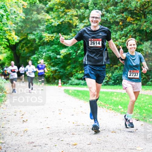 12.10.2025 - Bramfelder Halbmarathon 2025 Dr. Thomas Lammeyer http://msf.ph/oto/9347256 12.10.2025 10:23:10 Laufen 2614, 2737 meine-sportfotos.de